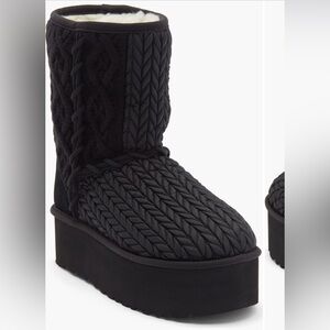 UGG Knit Villa Platform Boots Short
